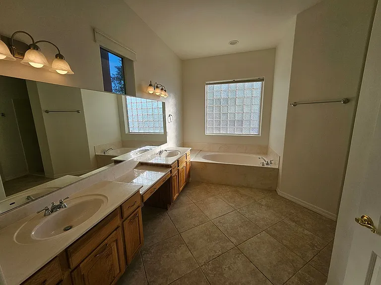 2694 Sanctuary Dr — Photo 21