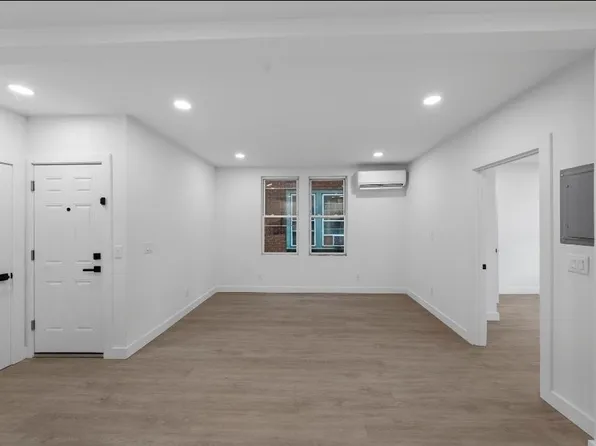 336a Danforth Avenue image 17 of 27