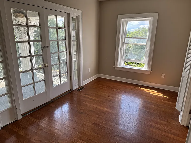 275 Plymouth Ave S #24 — Photo 9