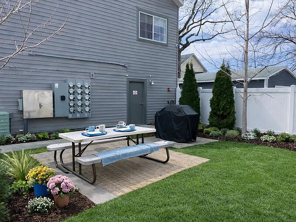 4th image of 619 E 8th St #14