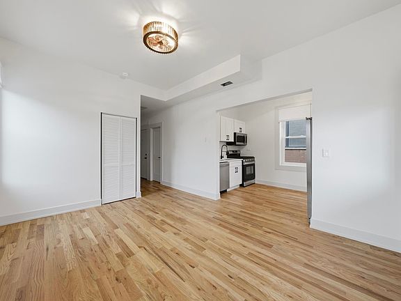 5th image of 1514 W Fry St APT 3