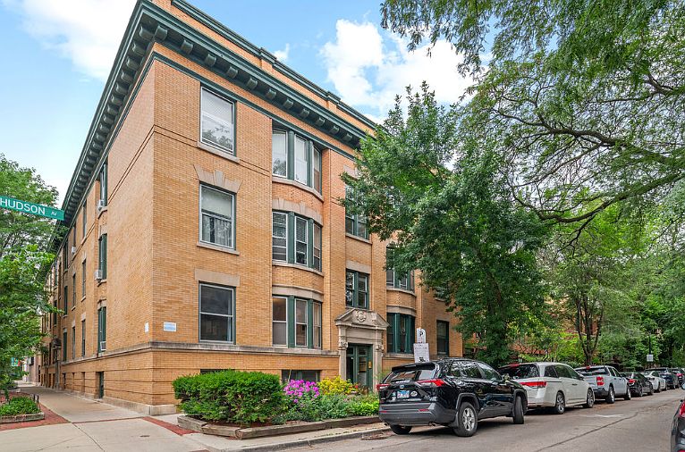 1st image of 2100 N Hudson Ave APT 1