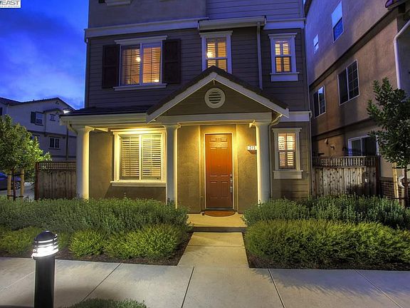 2nd image of 315 Victoria Pl #1