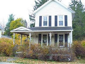 2nd image of 221 Front St