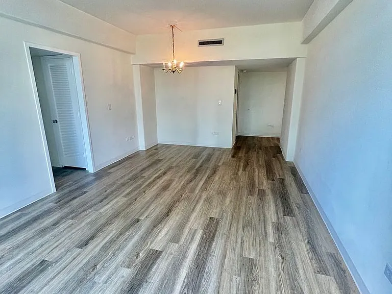 Two Bedroom Condo in Downtown Charleston — Photo 7