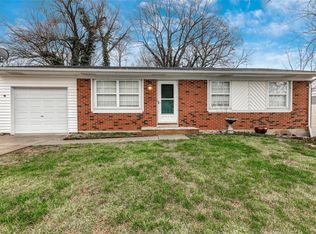 2721 Essex St, Saint Charles, MO 63301