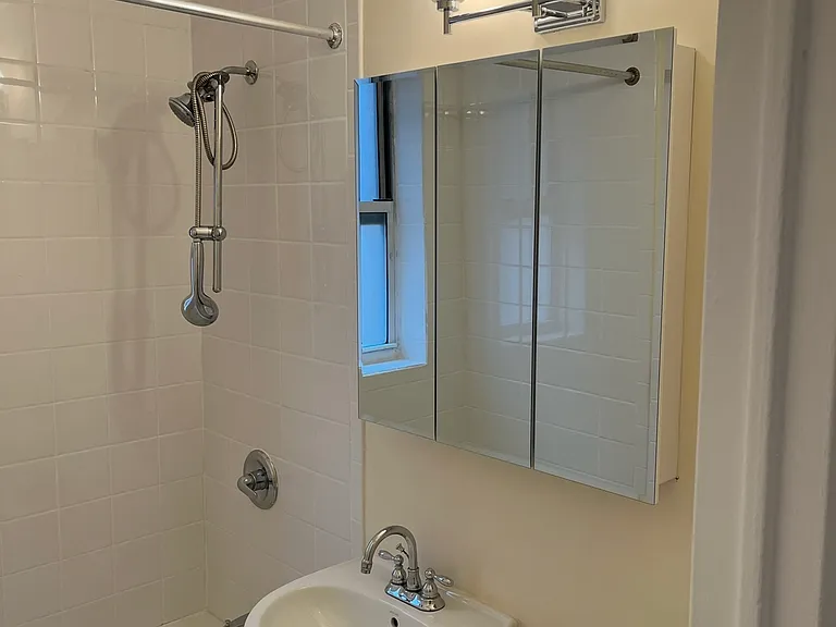 65-70 Booth St #1 — Photo 13