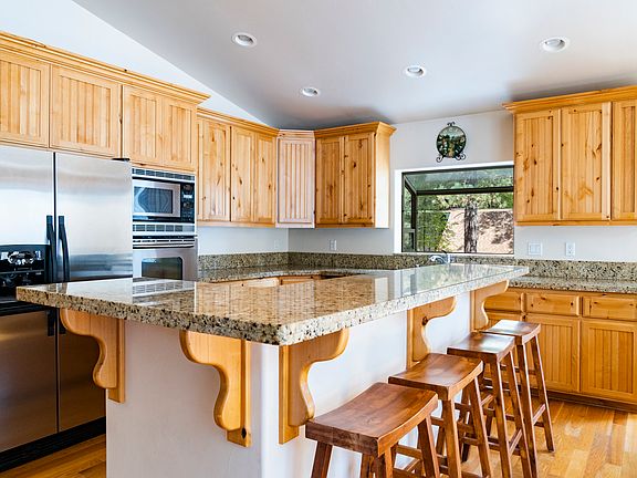 4th image of 1016 Tahoe Island Dr