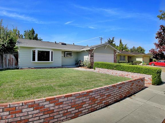 2nd image of 1299 Lynhurst Way