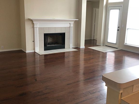 4th image of 2828 Gulf Breeze Ct