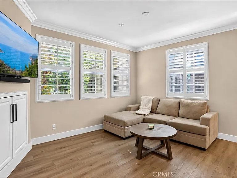 53 Sheridan Ln — Photo 11