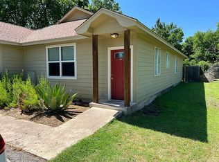 104 Stach Dr #B, Elgin, TX 78621