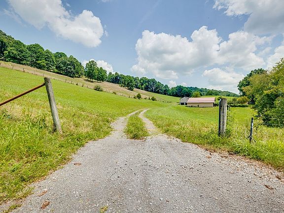 3rd image of Call Valley Rd
