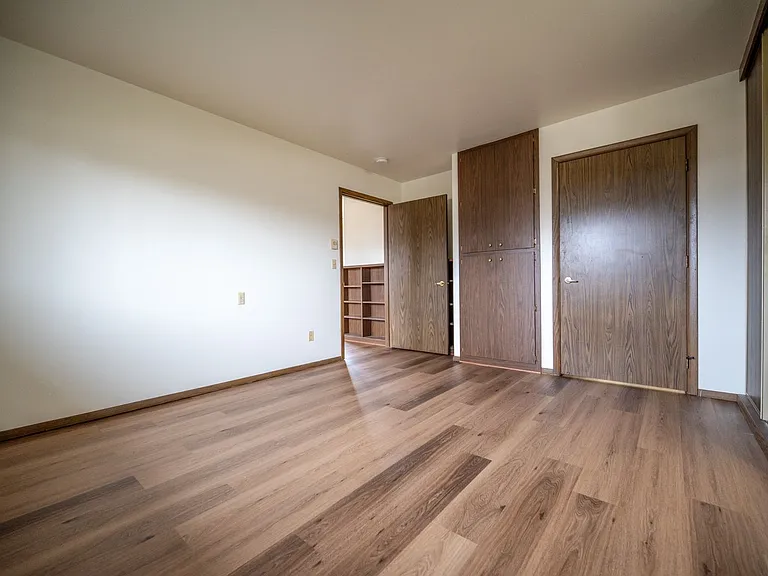 Freedom Ring Apartments — Photo 31