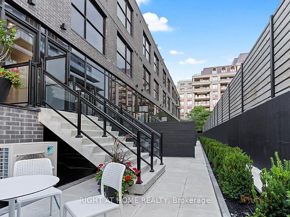2nd image of 12 Dervock Cres #25
