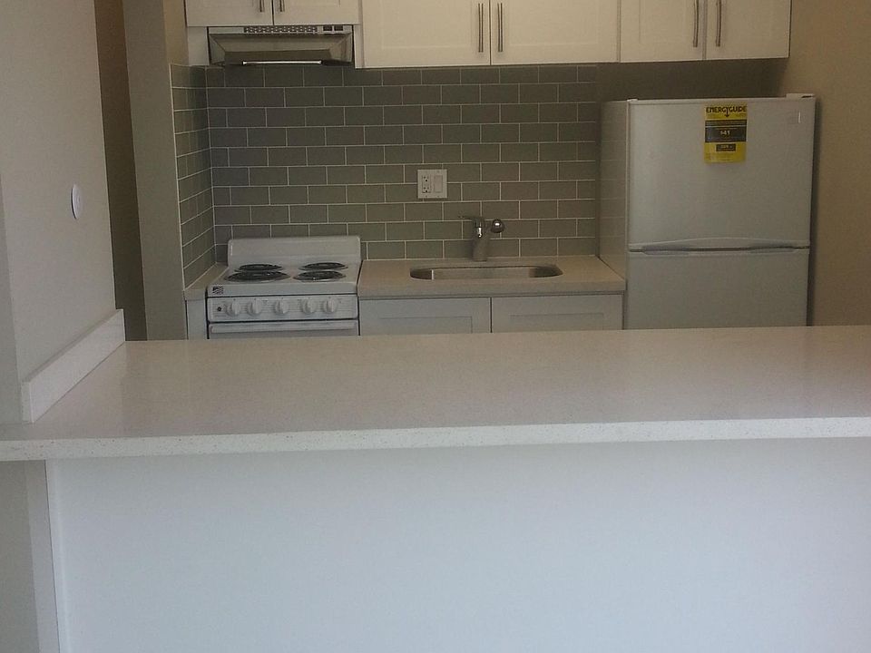 Jr one bedroom Pine St side