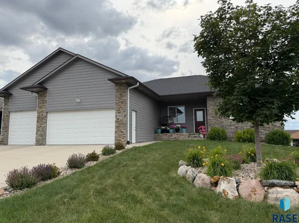 1013 N Danielle Dr, Sioux Falls, SD 57103