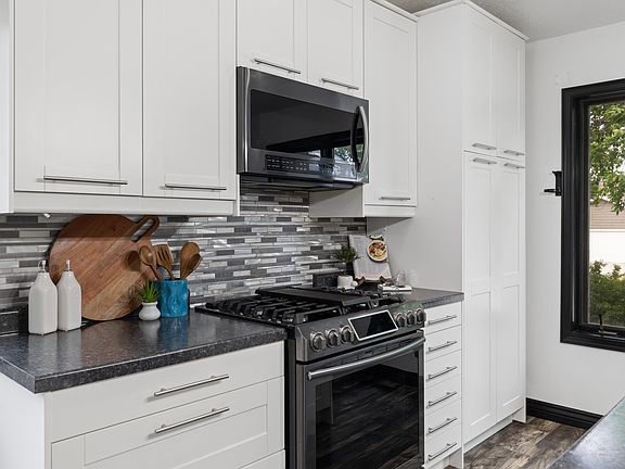 3rd image of 1215 Range View Cir