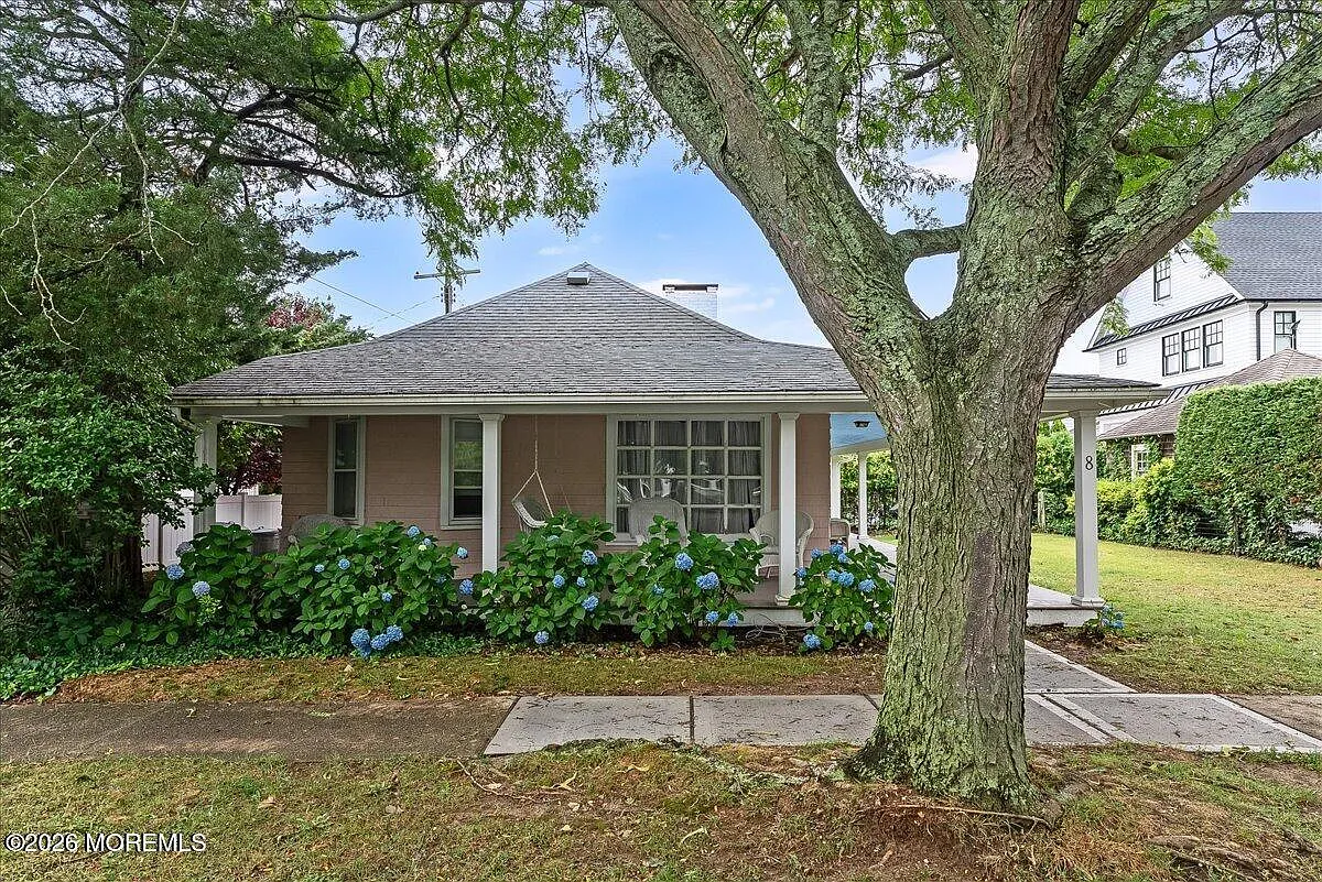 3 bed, 884 sqft, $3,500 — Photo 4