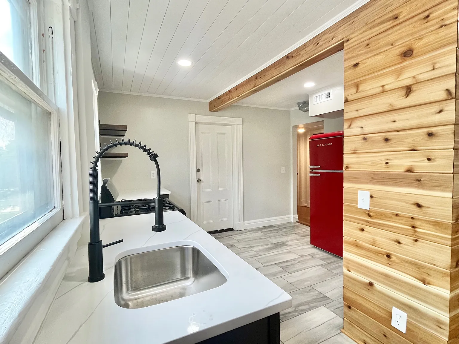 237 Pearl St — Photo 2