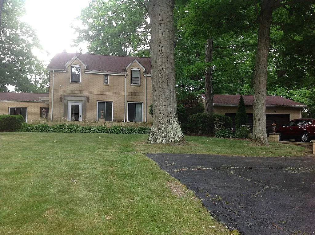 419 Glacierview Dr photo 1