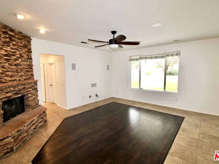 1124 Acapulco Ave — Photo 7