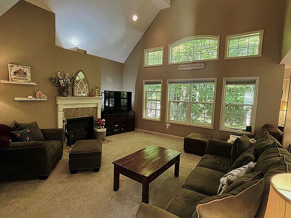 2nd image of 20 Dakota Dr