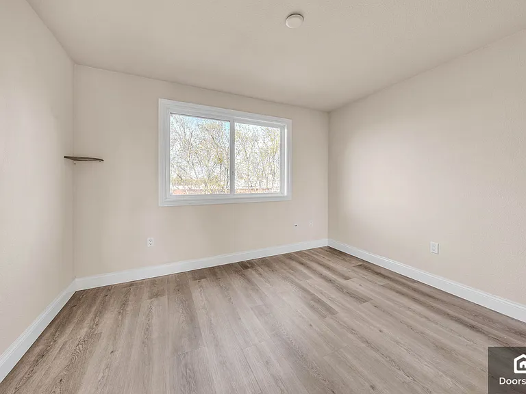 1164 McKay Dr — Photo 35