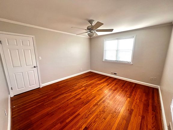 Master bedroom - picture 2