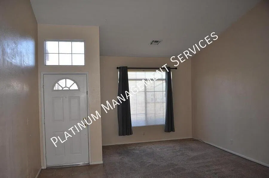 2656 Alexander Ave — Photo 2