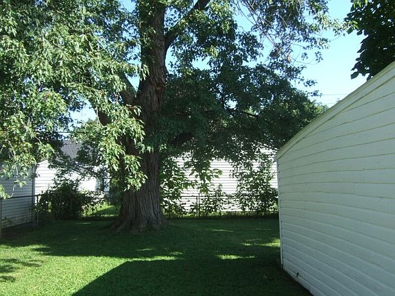 2nd image of 13306 Highlandview Ave