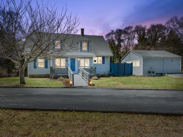 27 Head of the Bay Road, Buzzards Bay, MA 02532