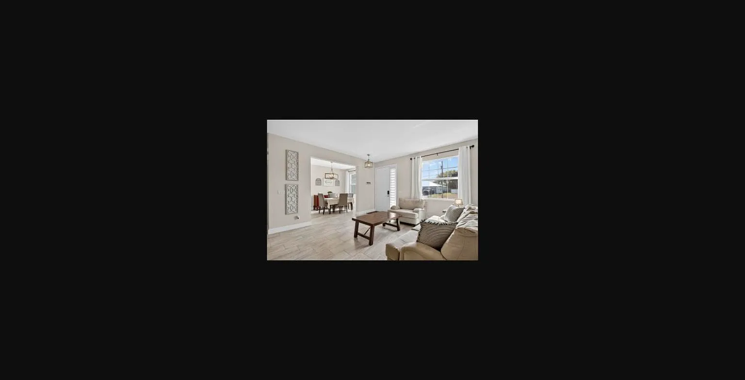 4 bed, 2263 sqft, $4,200 — Photo 4