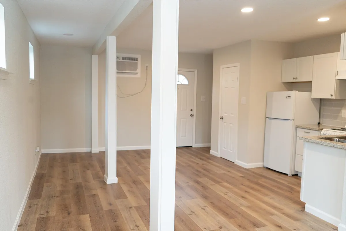 Building Photo - 97 Anthony St #B
