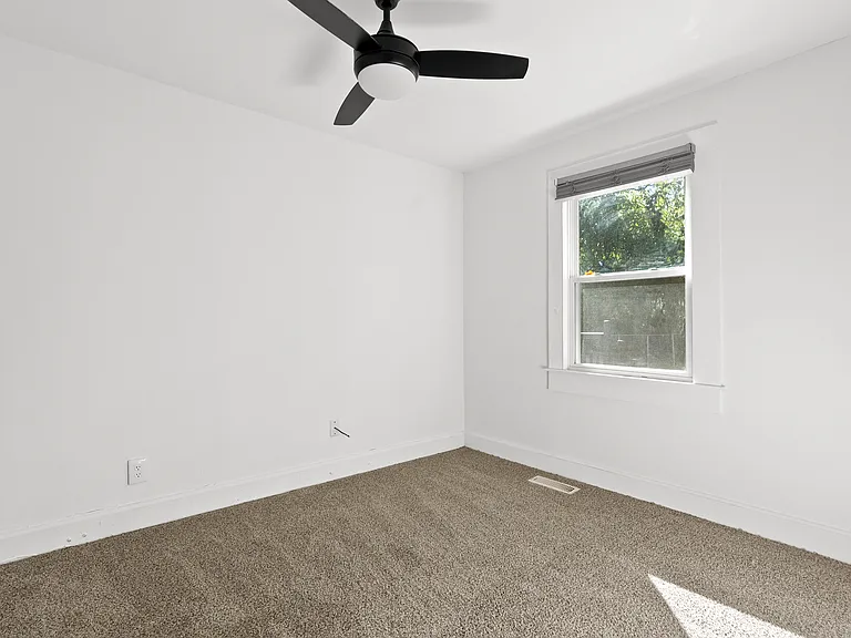 1006 Carlton Ave — Photo 15