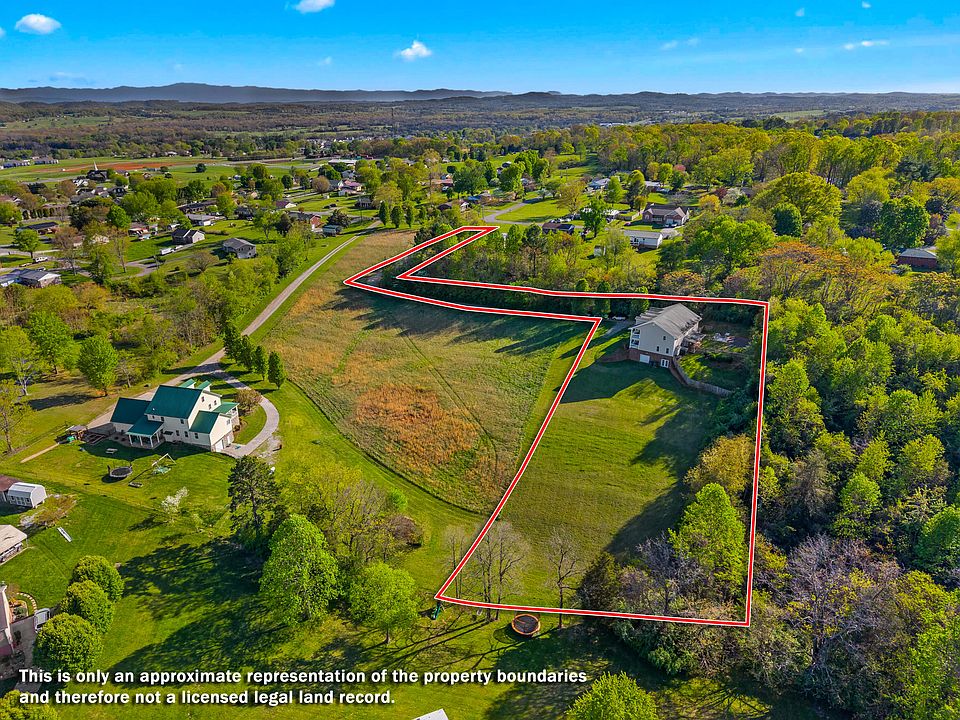 2nd image of 800 Claudette Dr
