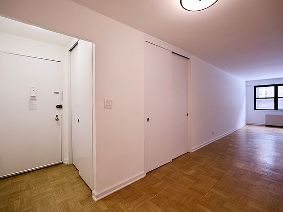 3rd image of 160 E 88th St APT 2B