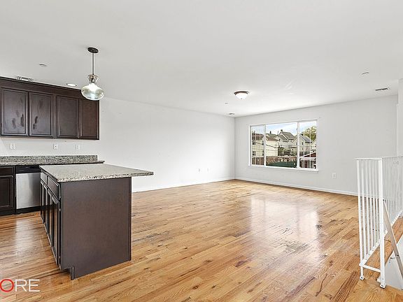 3rd image of 45 Union Avenue