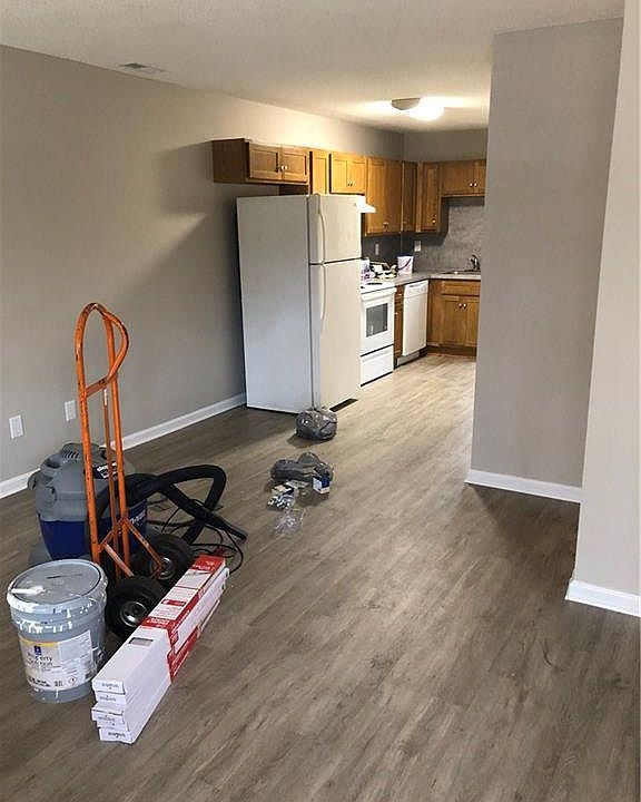 2nd image of 275 Harvell Street Ext