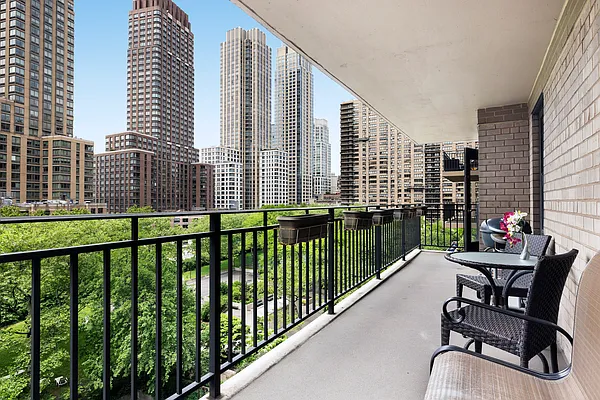 Sold by Douglas Elliman | media 15