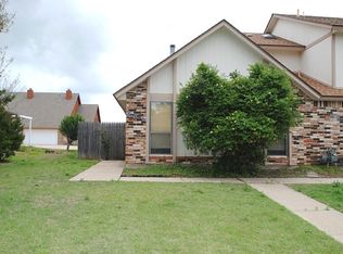306 N Willowood Dr, Yukon, OK 73099