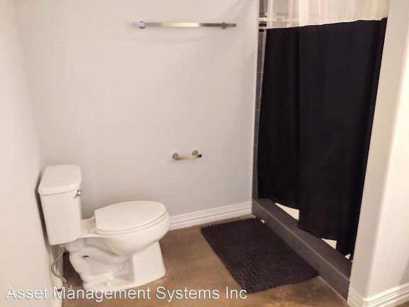 3rd image of 2505 W Hickory St #19
