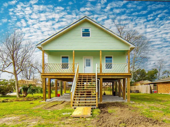 619 Woodside Dr, Houma, LA 70363