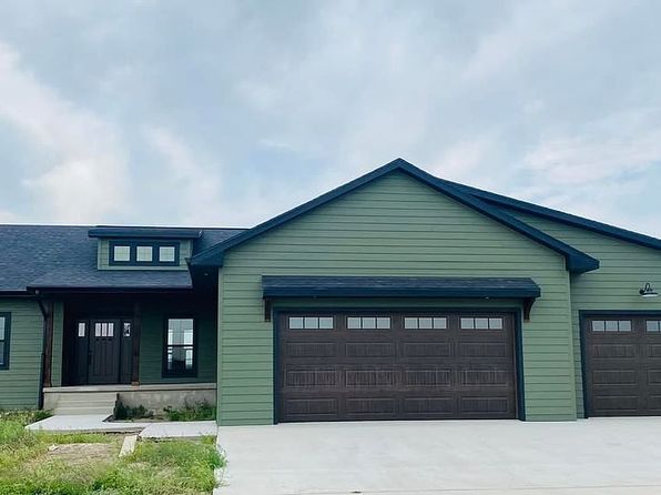 2130 Brookstone Loop, Pierre, SD 57501