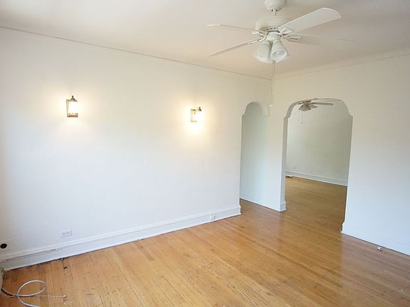 3rd image of 6144 N Hoyne Ave APT 3