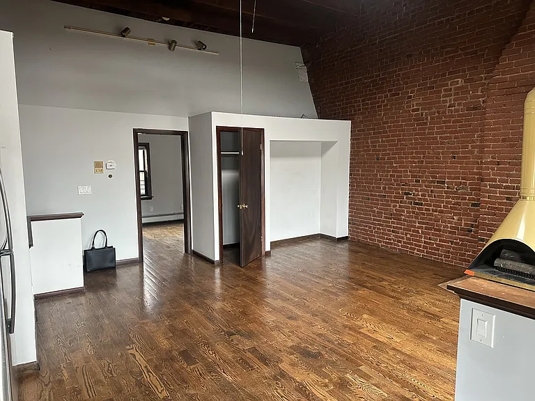 46 Warren St #4 — Photo 4