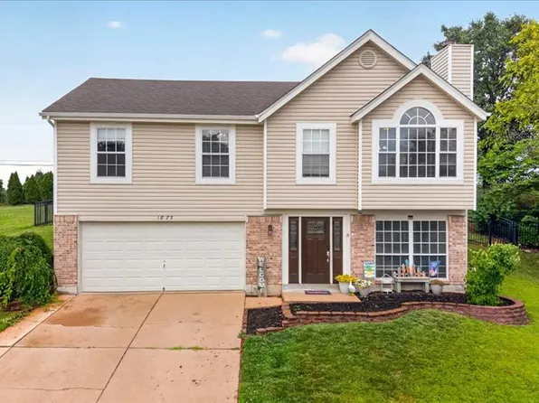 1873 Fox Pointe Dr, Arnold, MO 63010