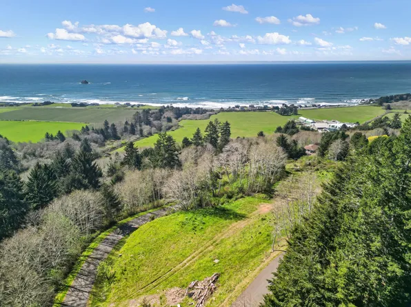 0 Surfsound Ct, Smith River, CA 95567