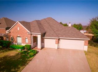 807 Creekstone Dr, Cedar Hill, TX 75104