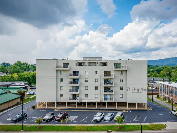 1985 Fort Henry Dr APT 4A, Kingsport, TN 37664